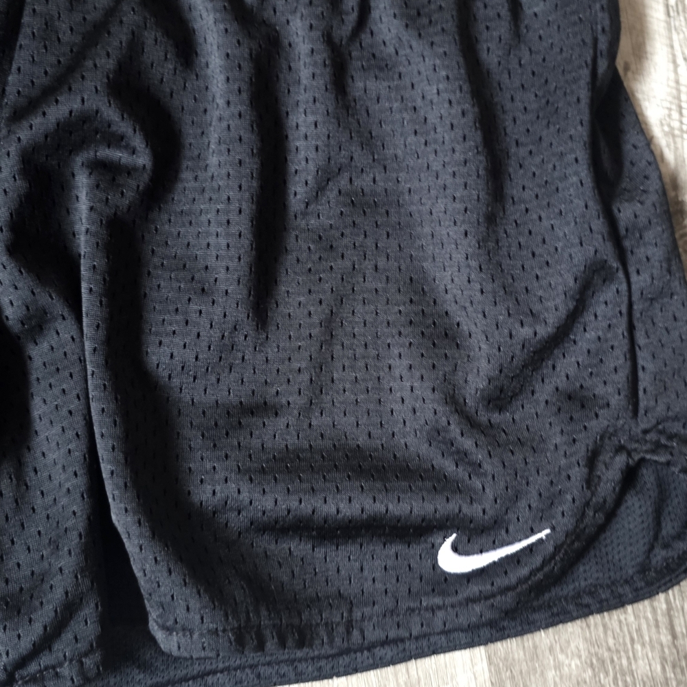 Nike Women's Black Athletic Shorts - Picture 2 of 4